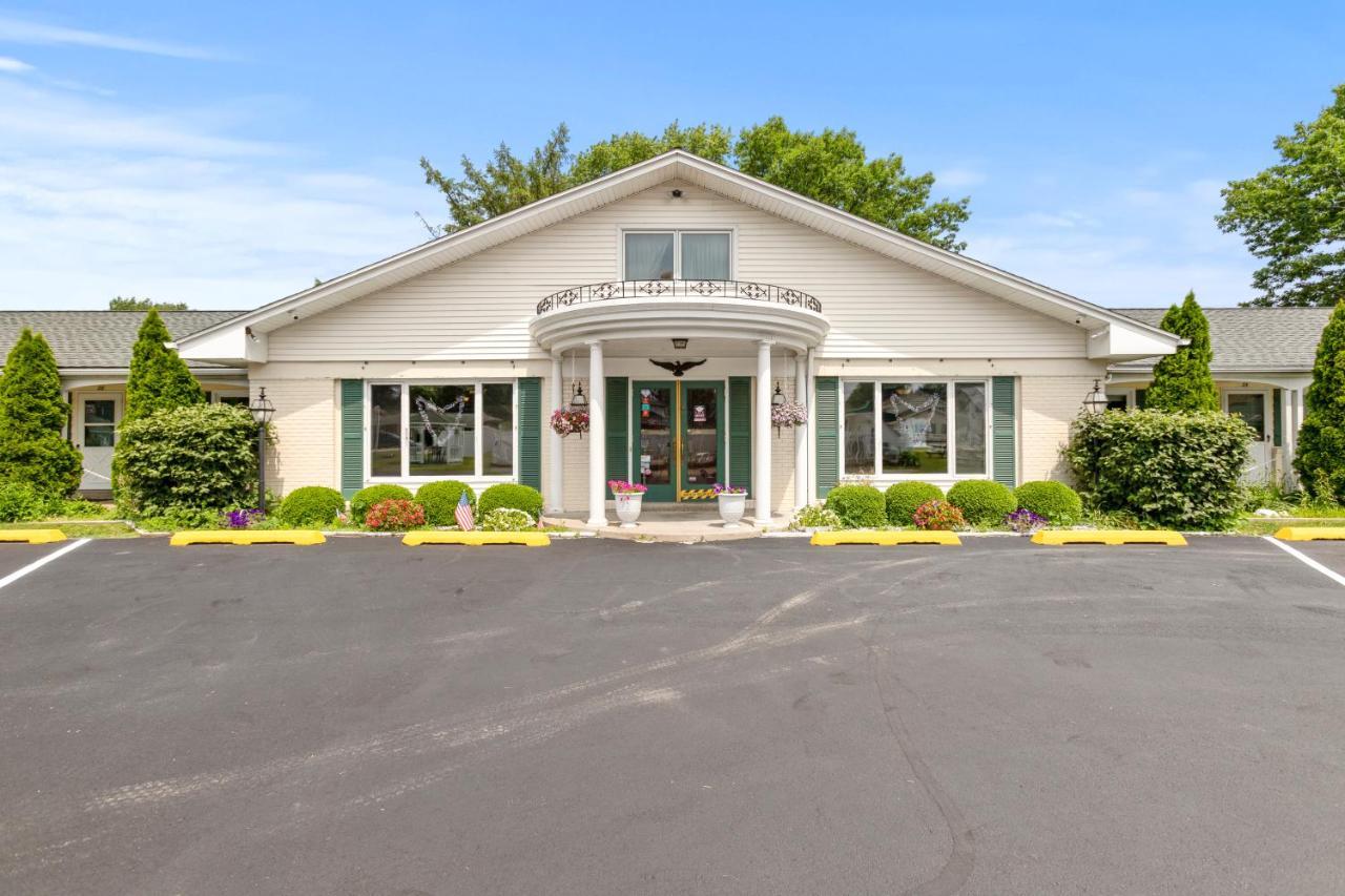 Glass House Inn Erie Near I-90 & I-79 Экстерьер фото
