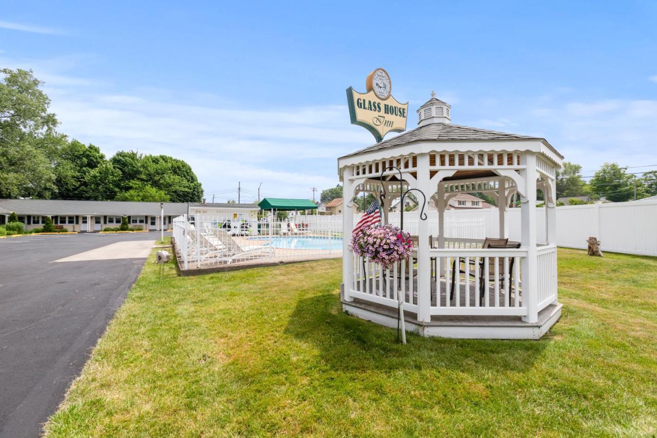 Glass House Inn Erie Near I-90 & I-79 Экстерьер фото