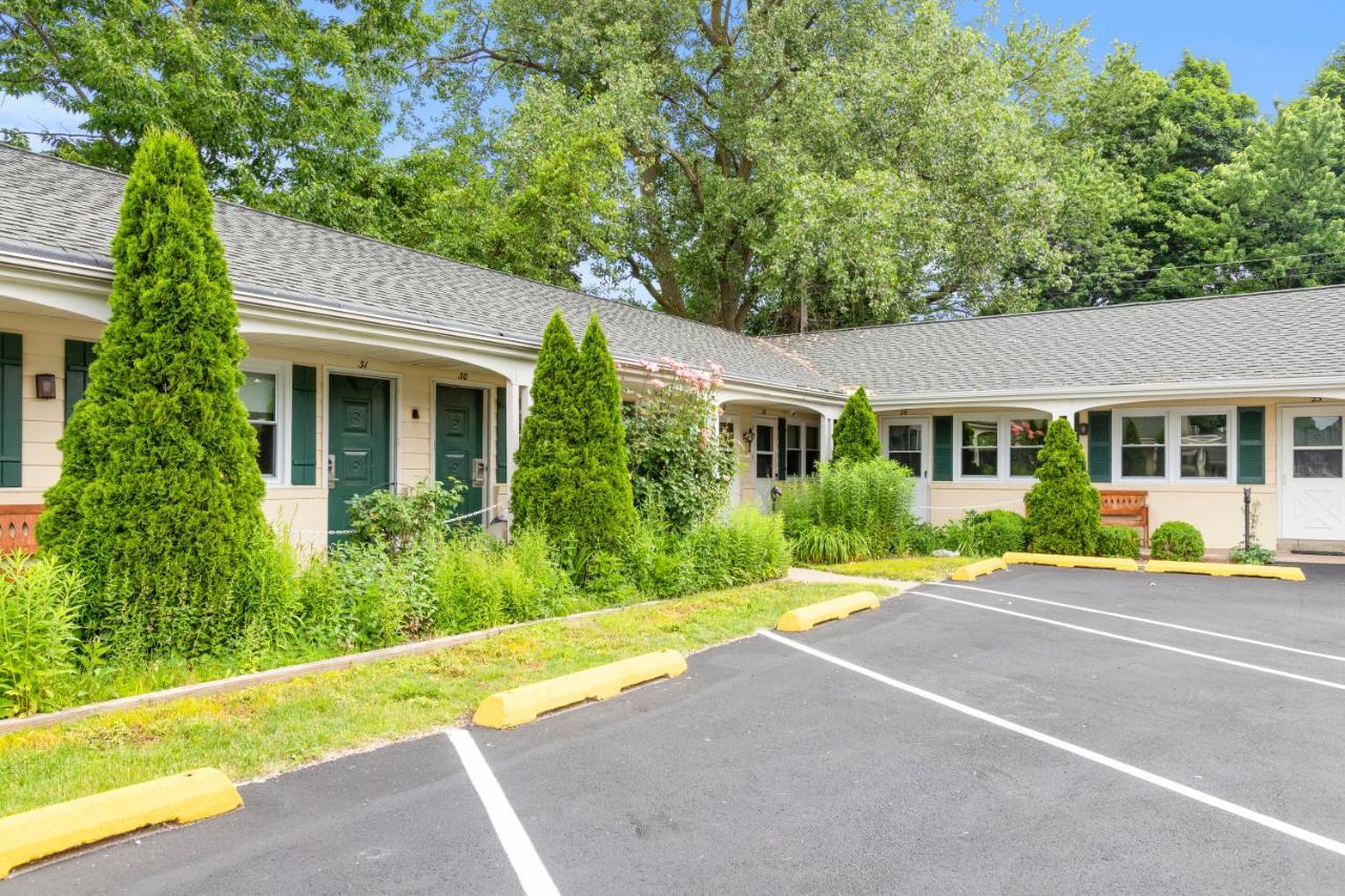 Glass House Inn Erie Near I-90 & I-79 Экстерьер фото