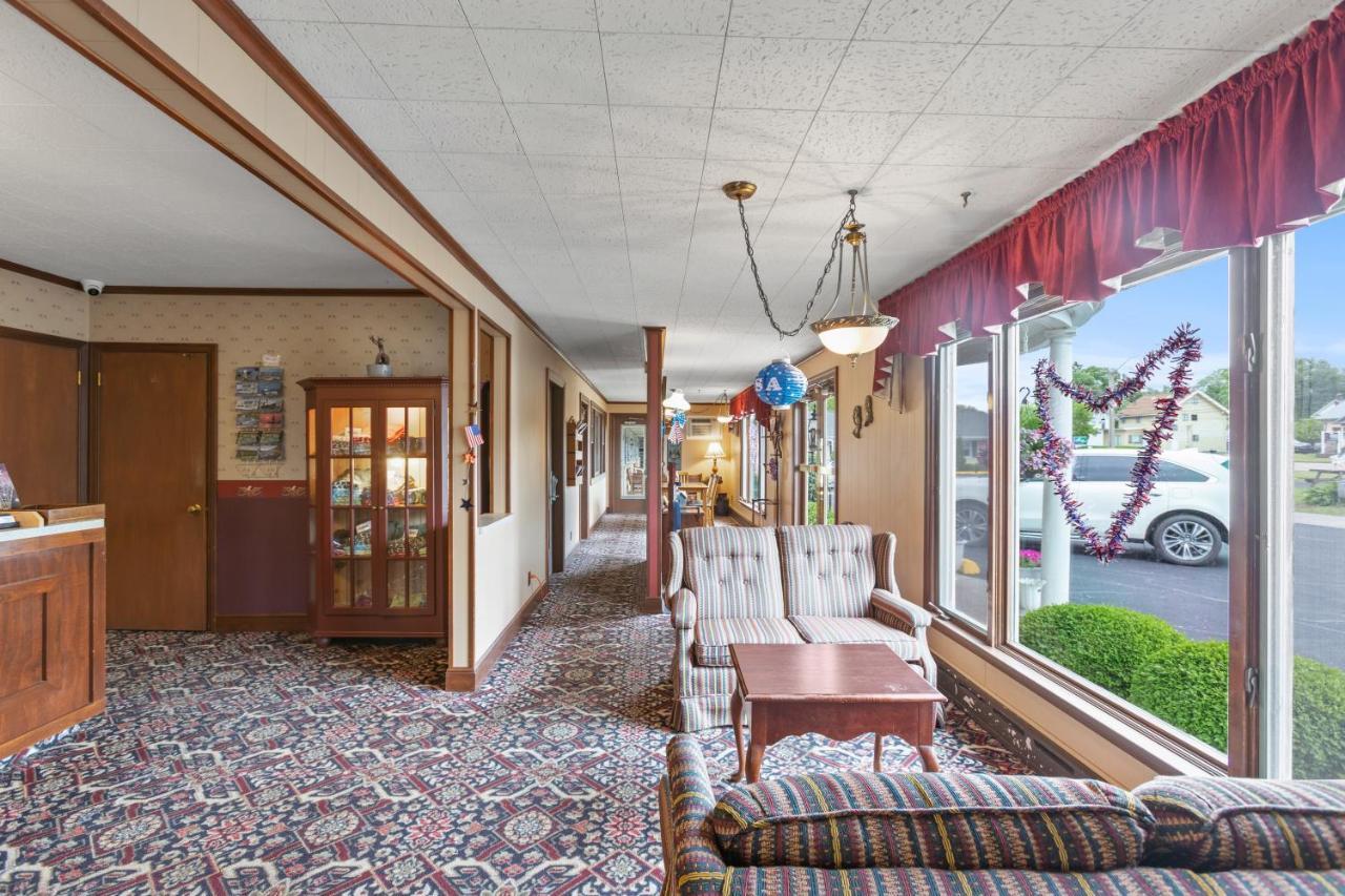 Glass House Inn Erie Near I-90 & I-79 Экстерьер фото