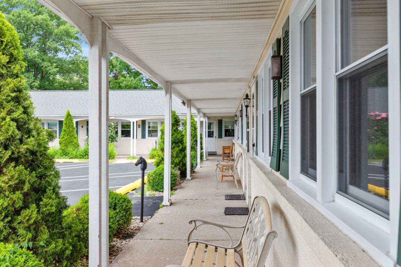 Glass House Inn Erie Near I-90 & I-79 Экстерьер фото
