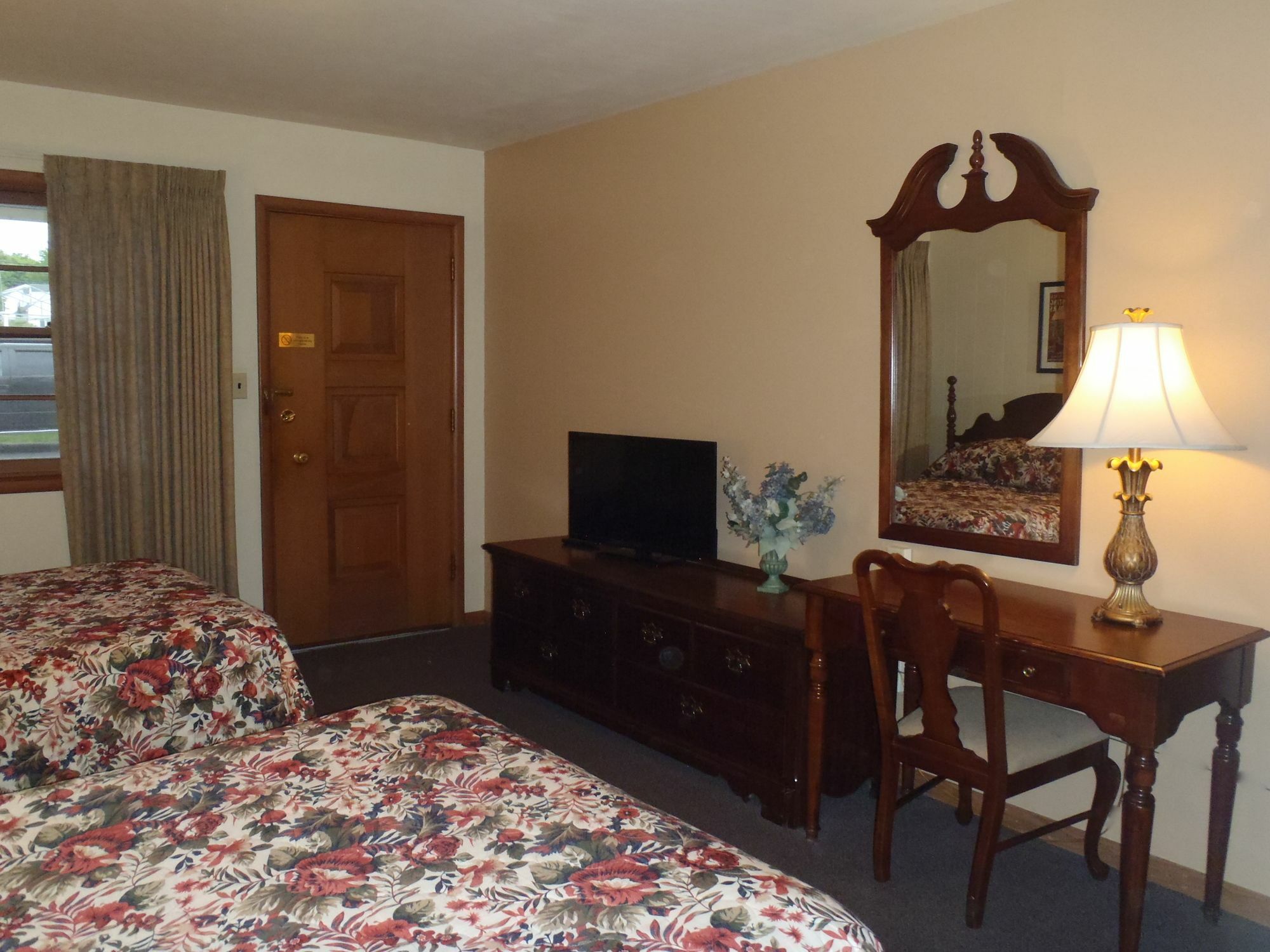 Glass House Inn Erie Near I-90 & I-79 Экстерьер фото