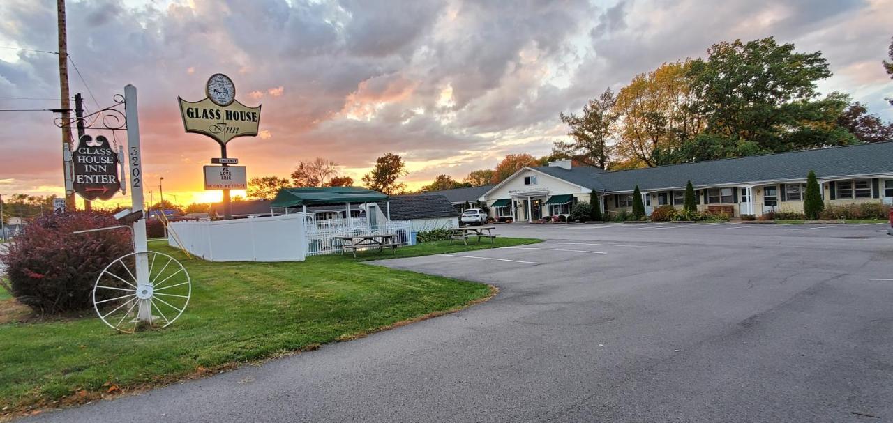 Glass House Inn Erie Near I-90 & I-79 Экстерьер фото